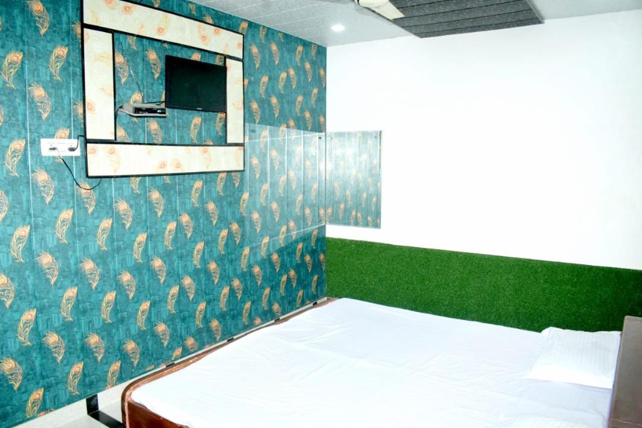Homestay Radhey Krishna *